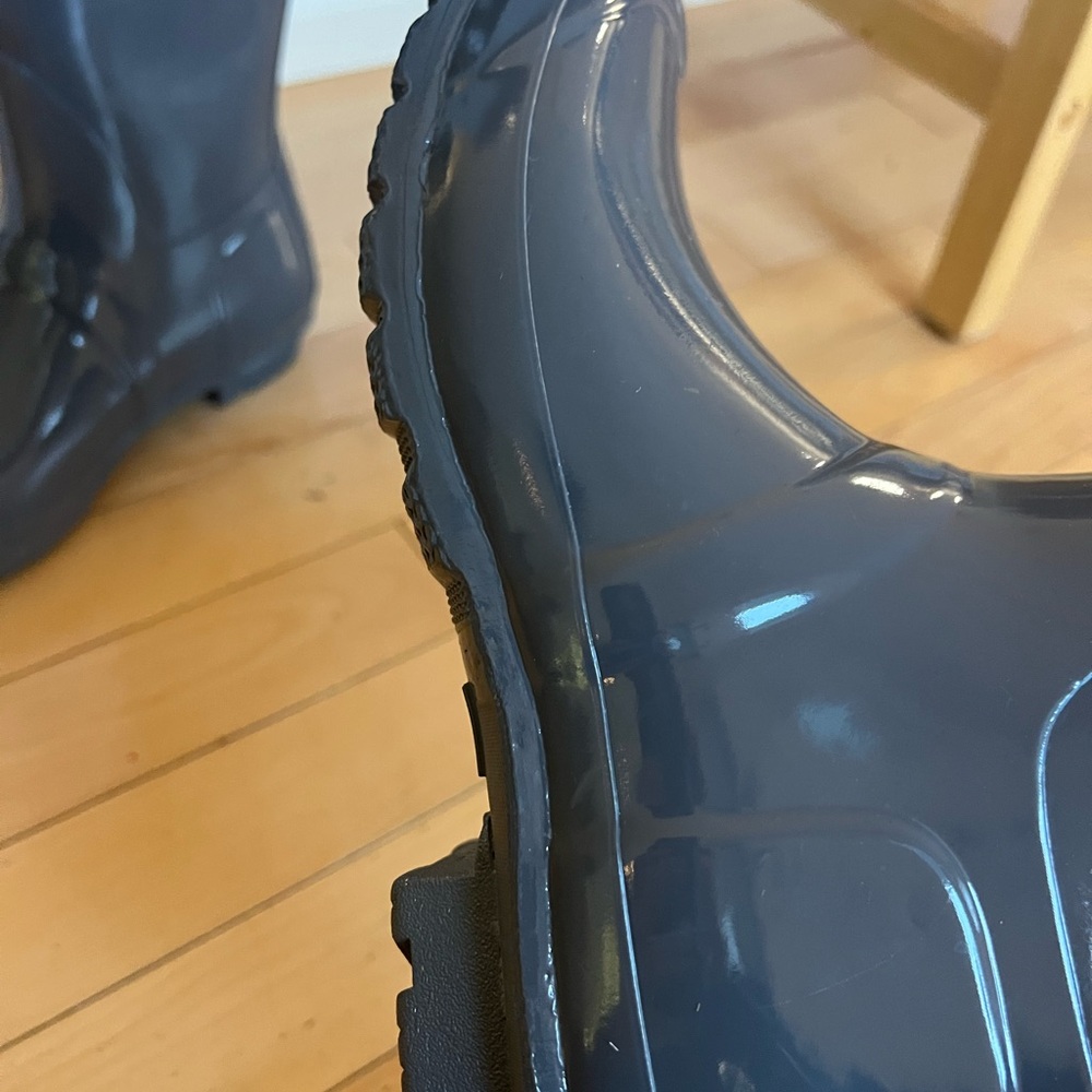 Tall hunter boots in gray size 8. - Picture 6 of 7